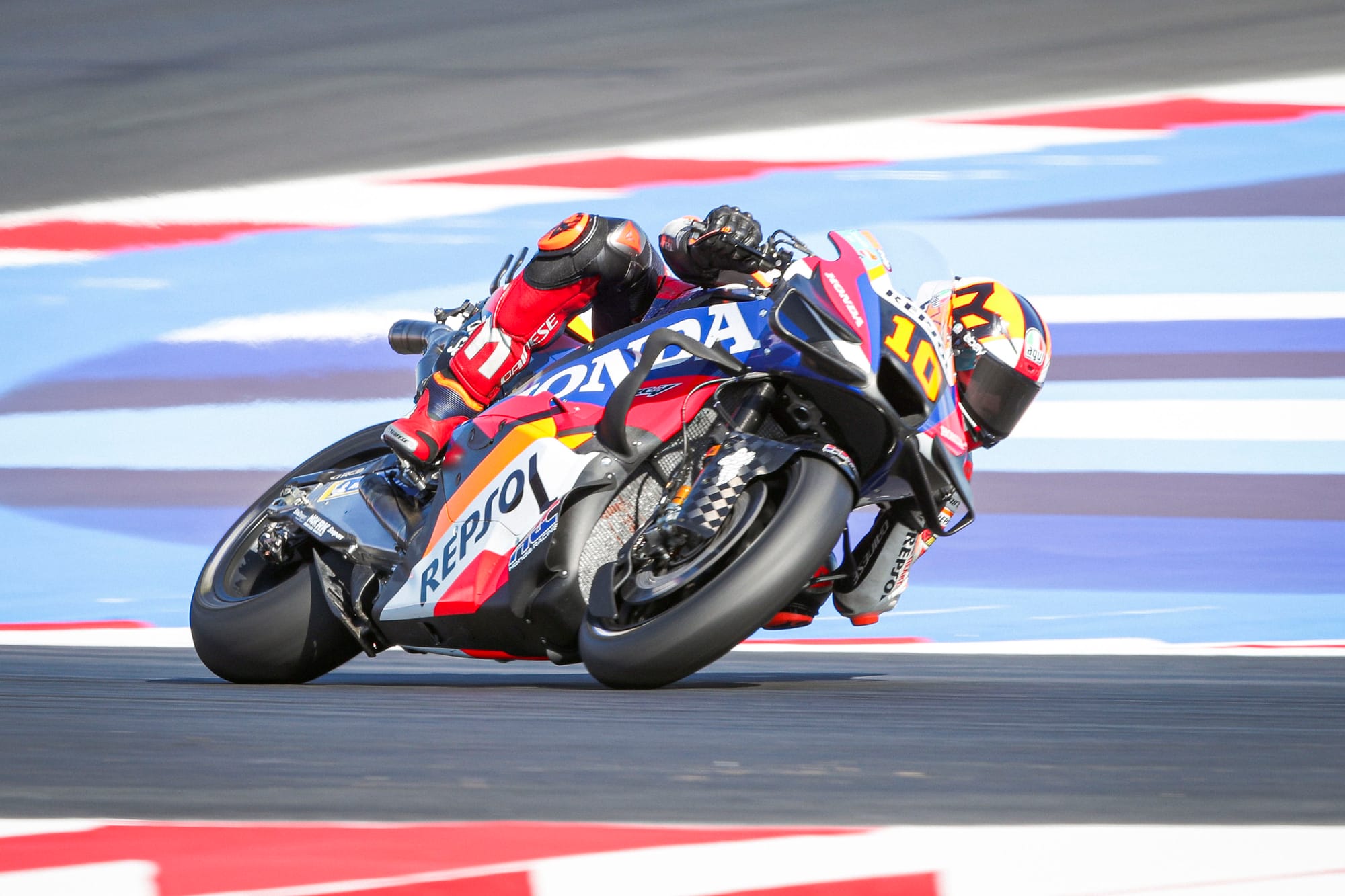 El piloto de Honda Luca Marini participa en los entrenamientos del Gran Premio de Emilia Romagna de MotoGP