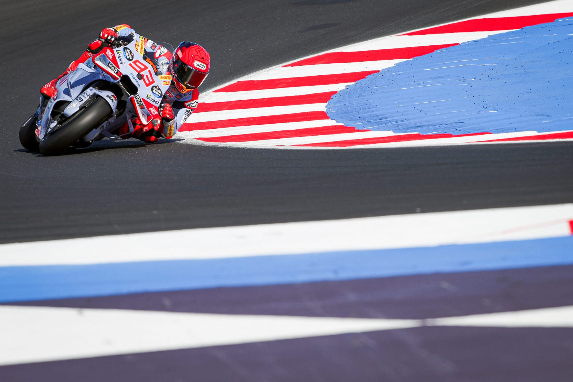 El piloto de Gresini, Marc Márquez, participa en los entrenamientos del Gran Premio de Emilia Romagna de MotoGP