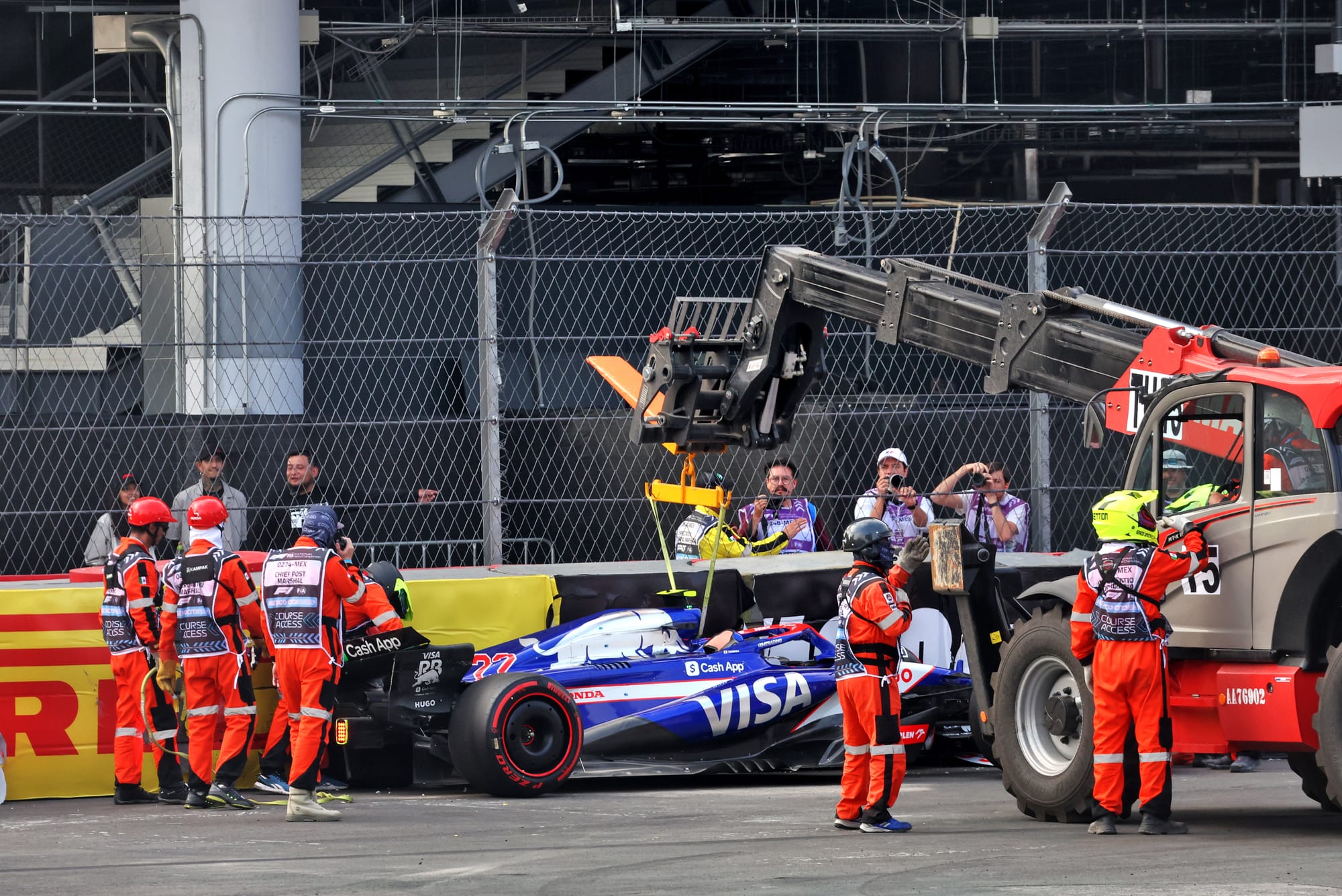 Yuki Tsunoda crash Mexican Grand Prix qualifying 2024