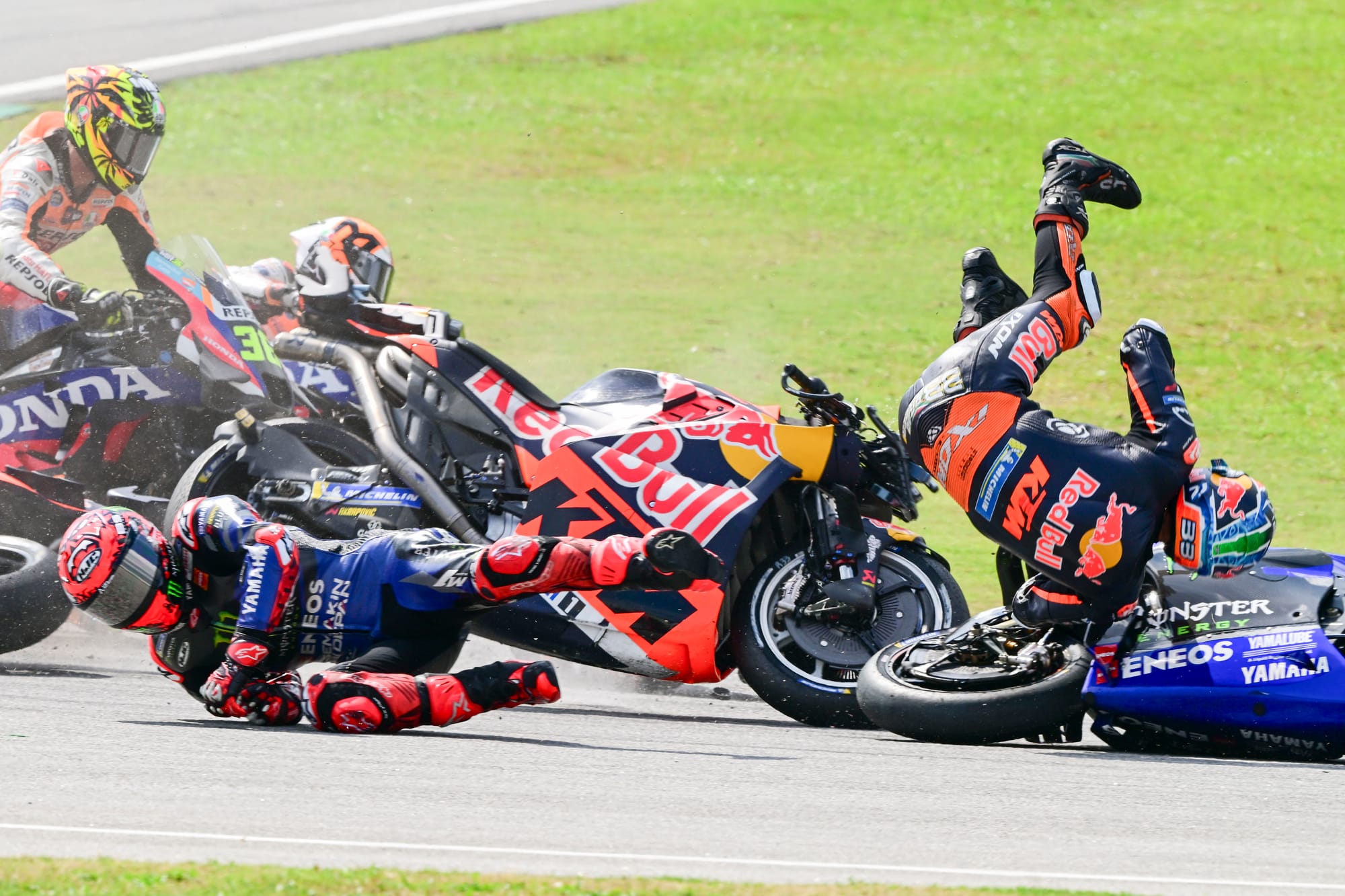 Sepang MotoGP crash