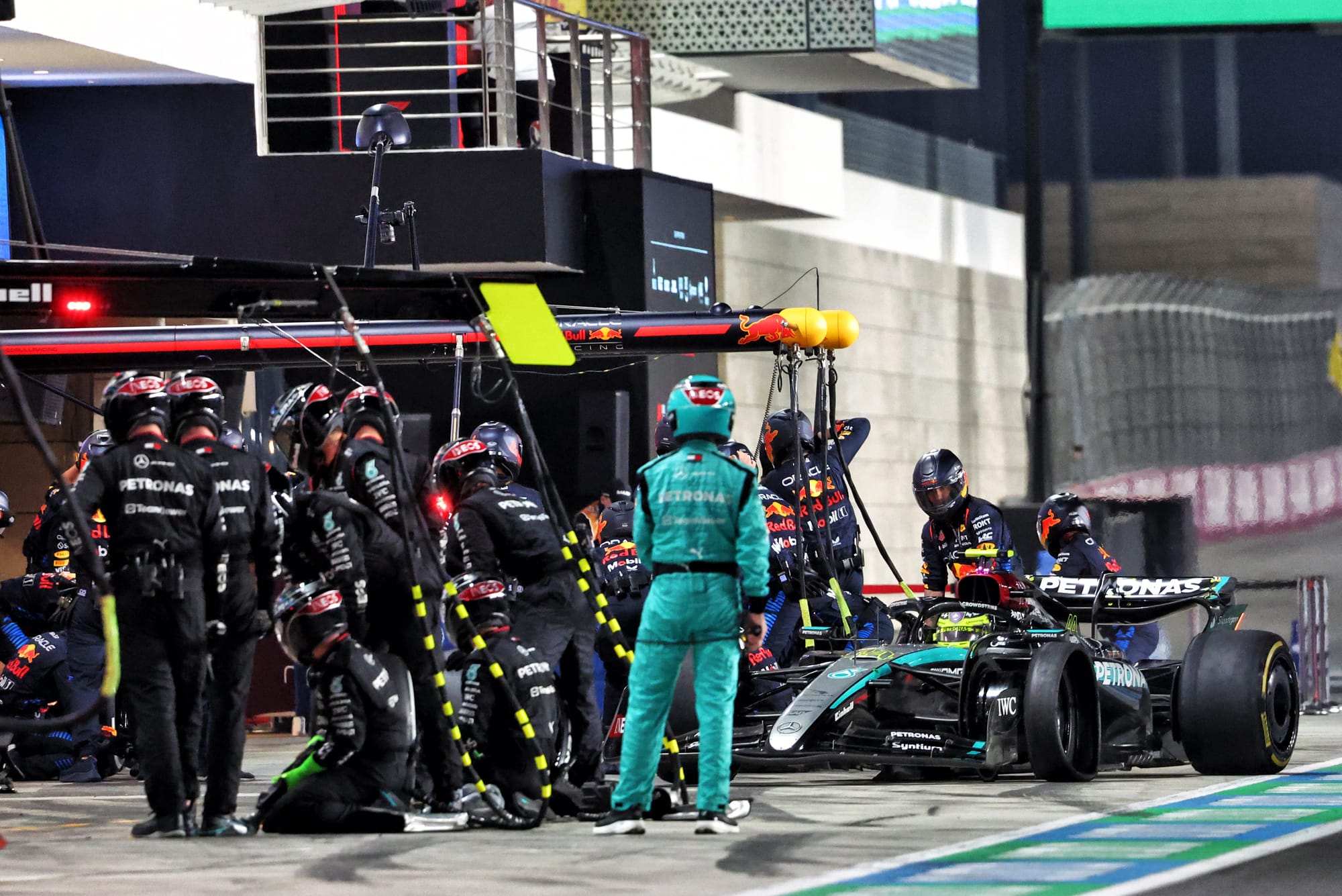 Lewis Hamilton Mercedes puncture Qatar Grand Prix 2024