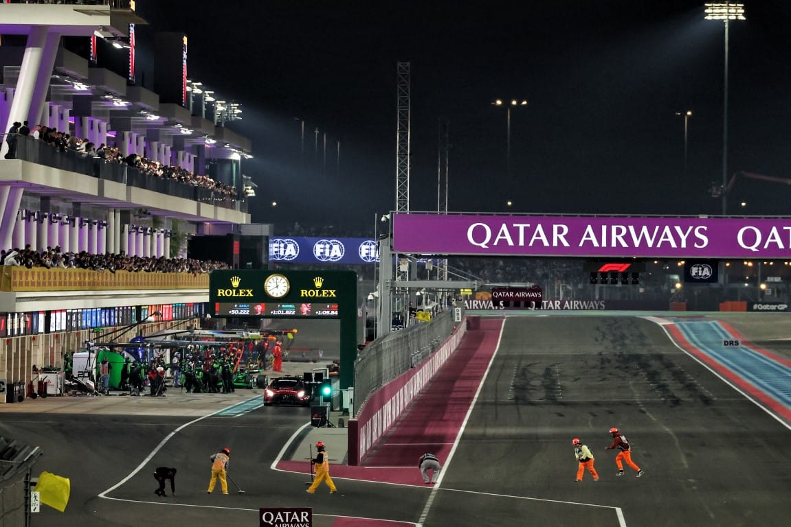 F1 debris clean-up, Qatar GP