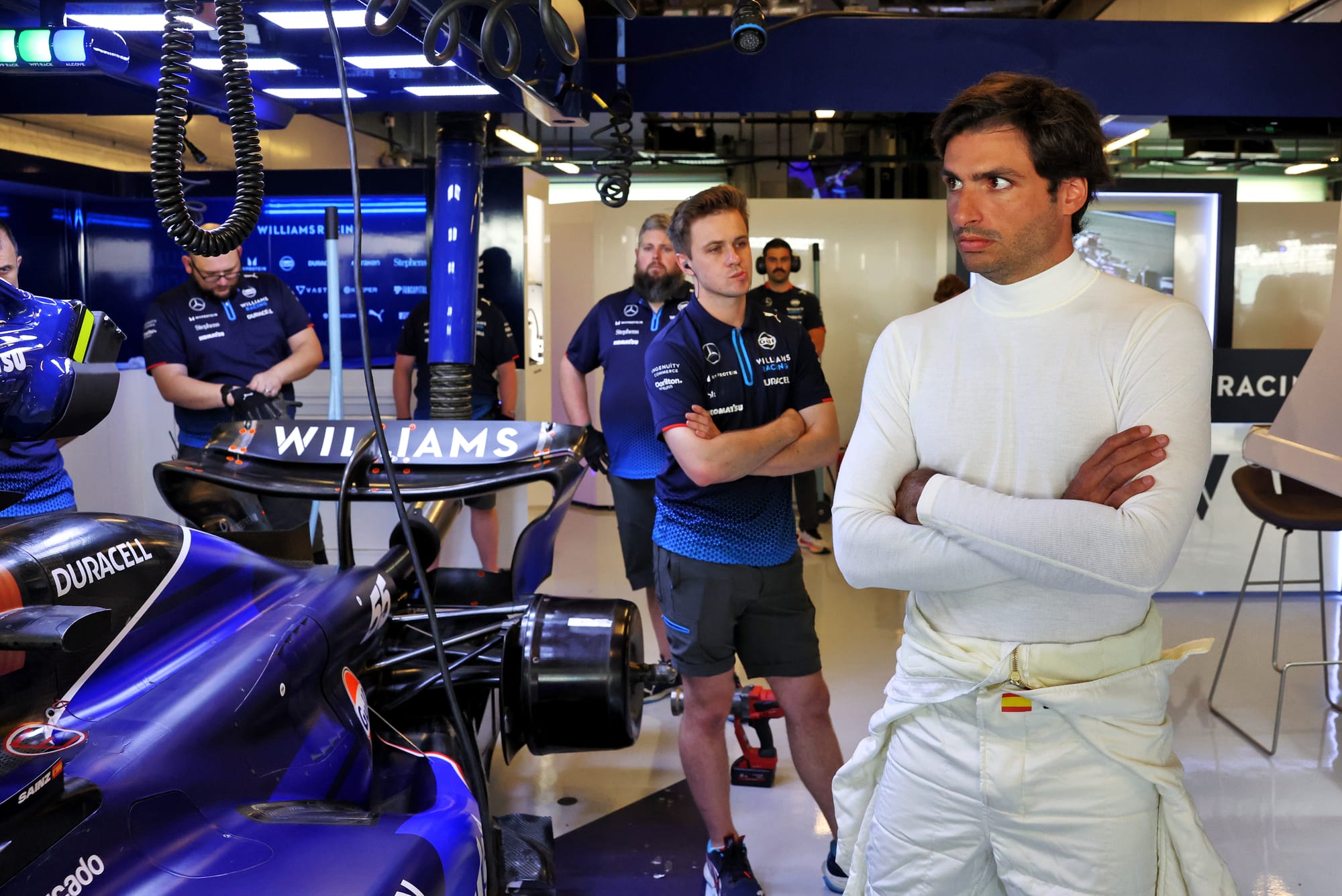 Carlos Sainz Williams F1 garage Abu Dhabi test 2024