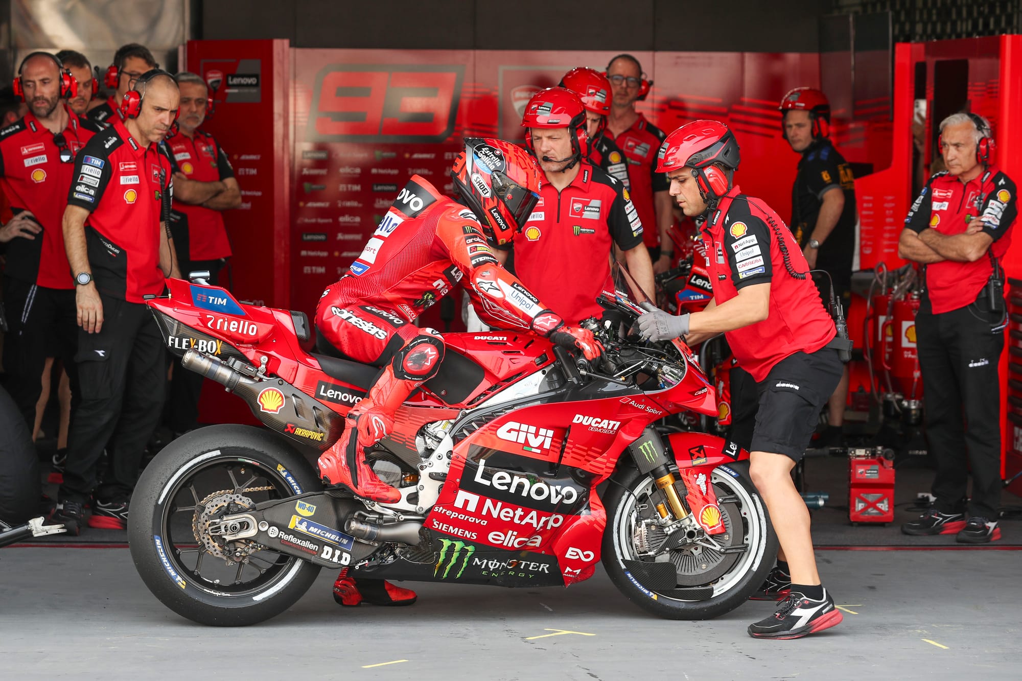 What bike specs has Ducati actually started MotoGP 2025 with?