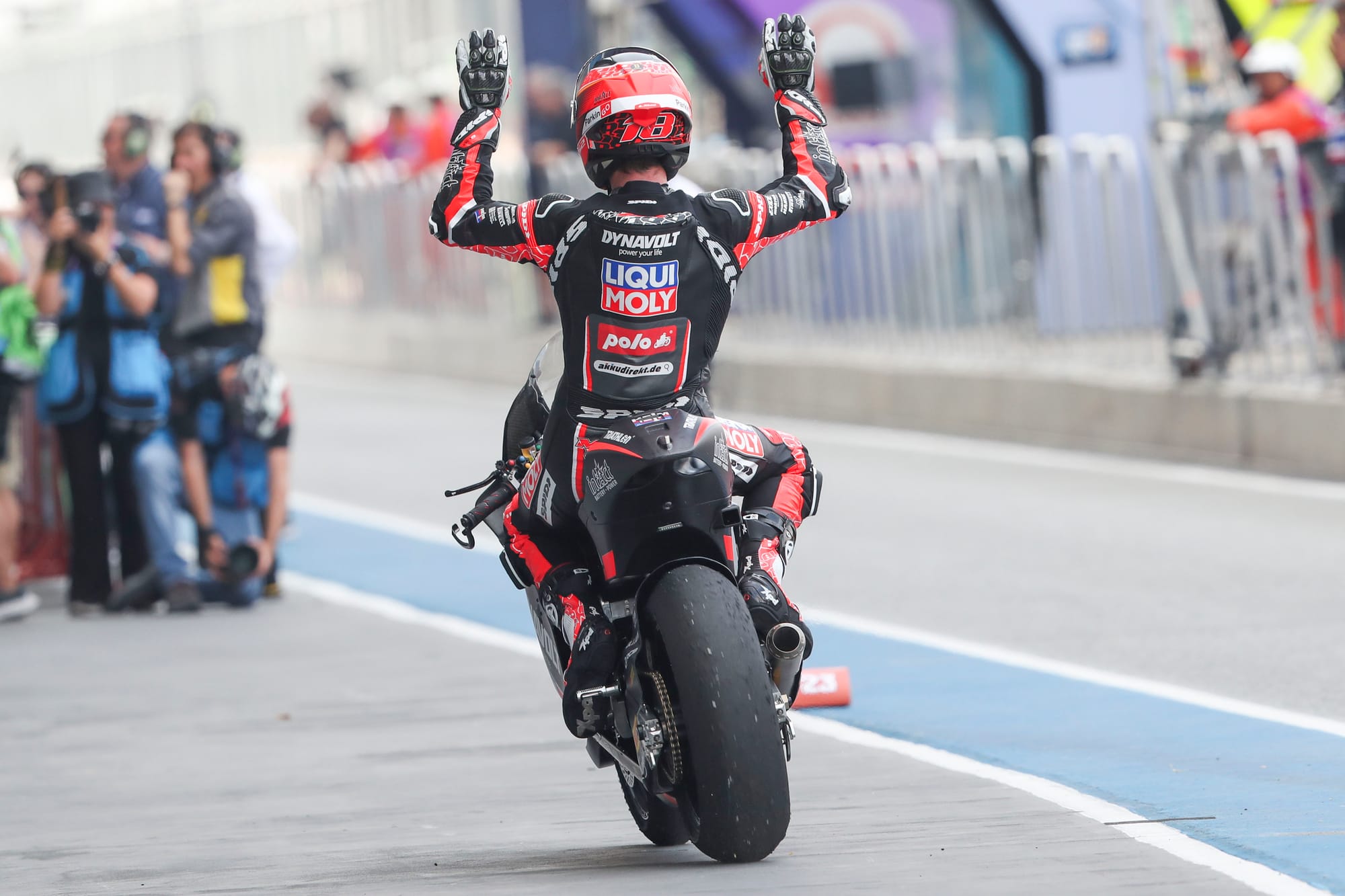 Manu Gonzalez memenangkan Thailand Moto2 2025