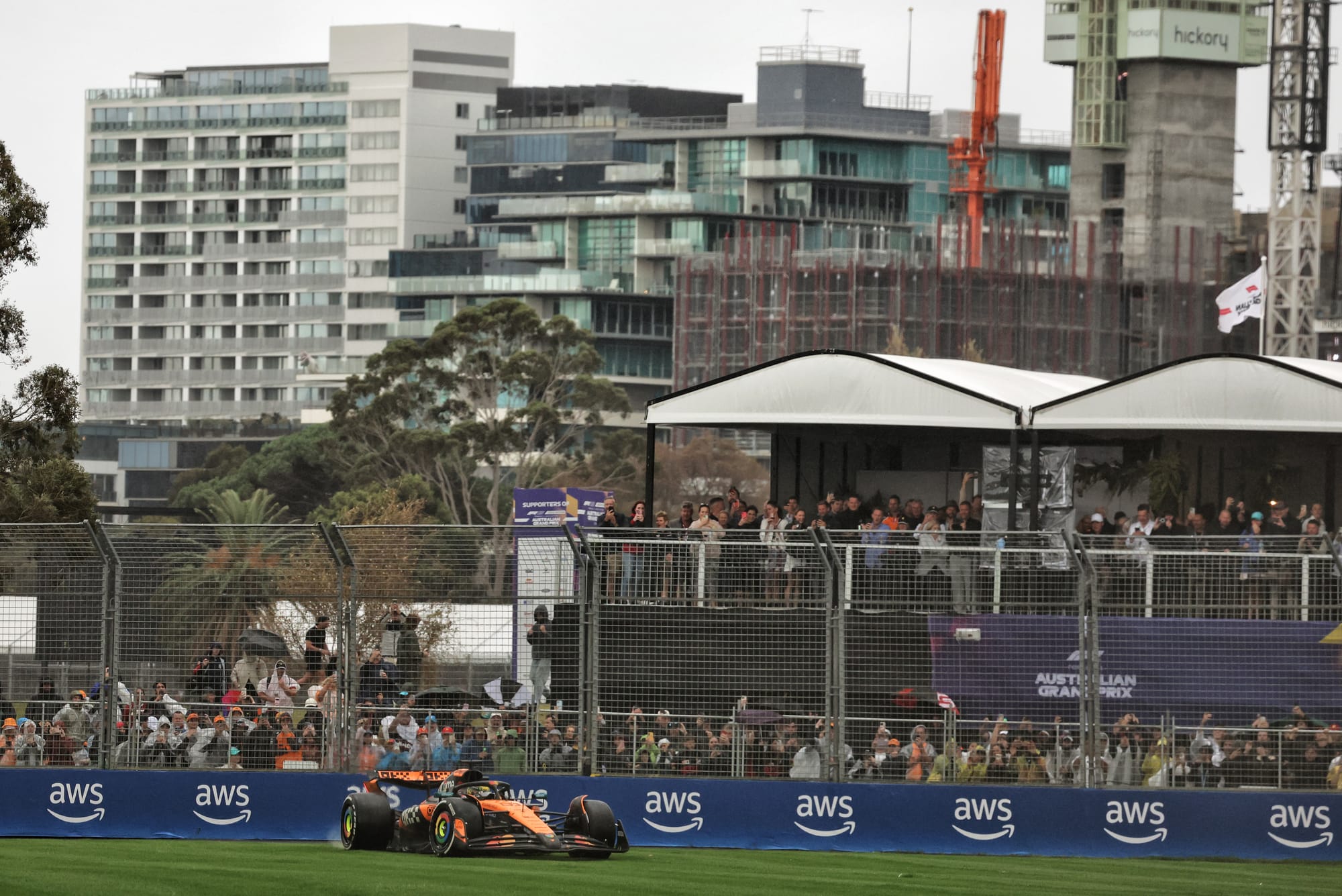 Oscar Piastri McLaren spin Australian Grand Prix 2025