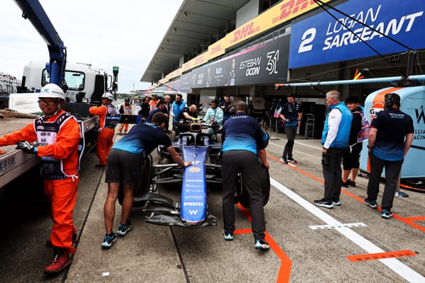 Damaged Williams F1 car