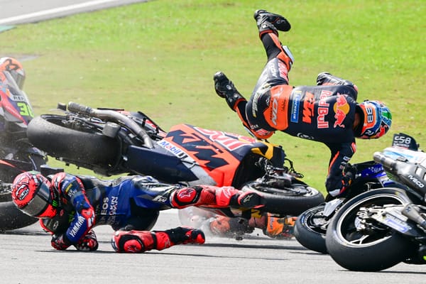 Sepang MotoGP crash