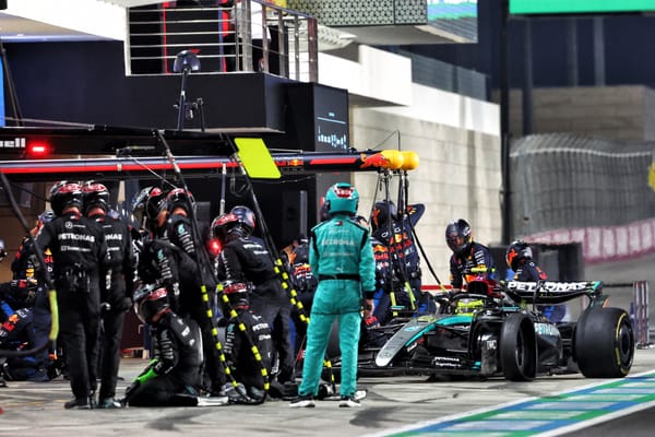 What Pirelli's told F1 teams about Hamilton/Sainz tyre failures